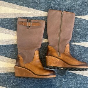 Sorel leather and duck cloth wedge boots size 8